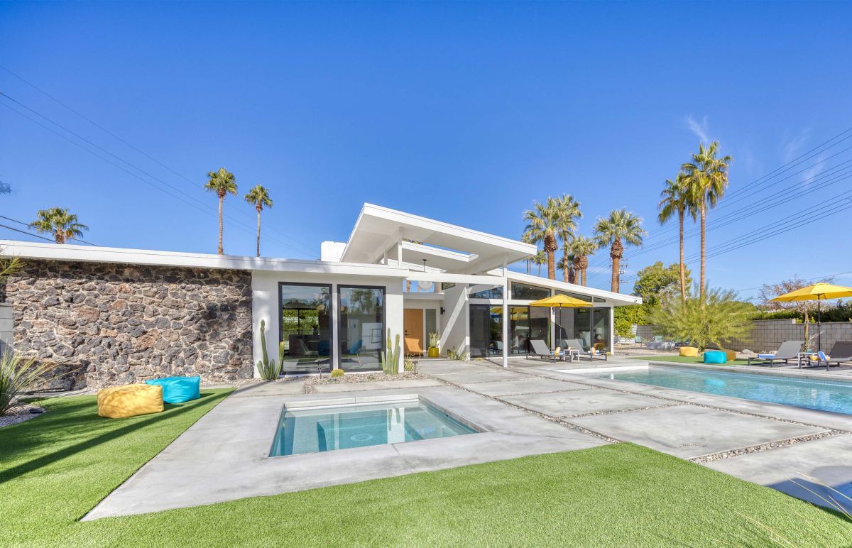 Casa-Roka-1 | Oranj Palm Vacation Homes exterior of Palm Springs vacation rental